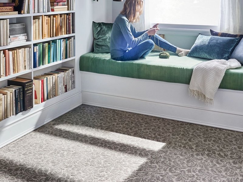Bedroom with a high-pile carpet